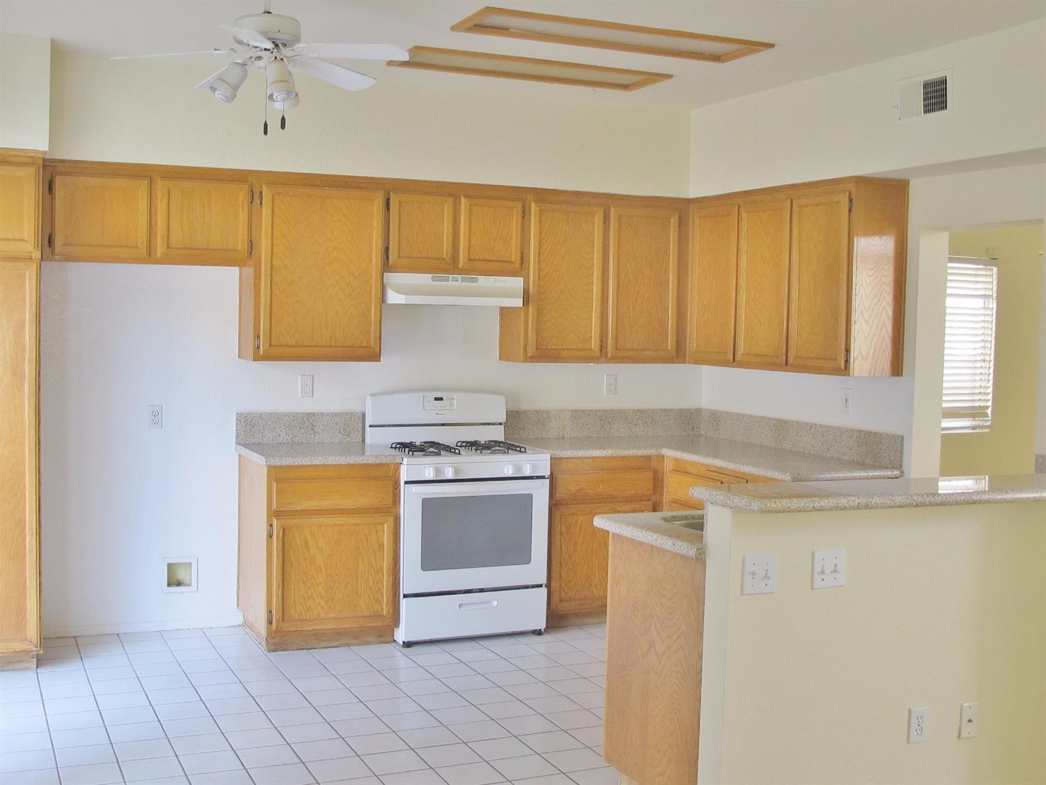 14854Ann Dr, Victorville, CA 92394