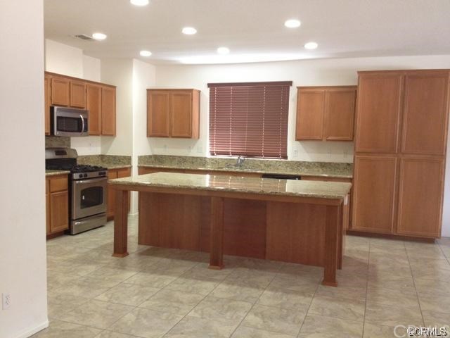 15286 Riverview Lane, Victorville, CA 92394