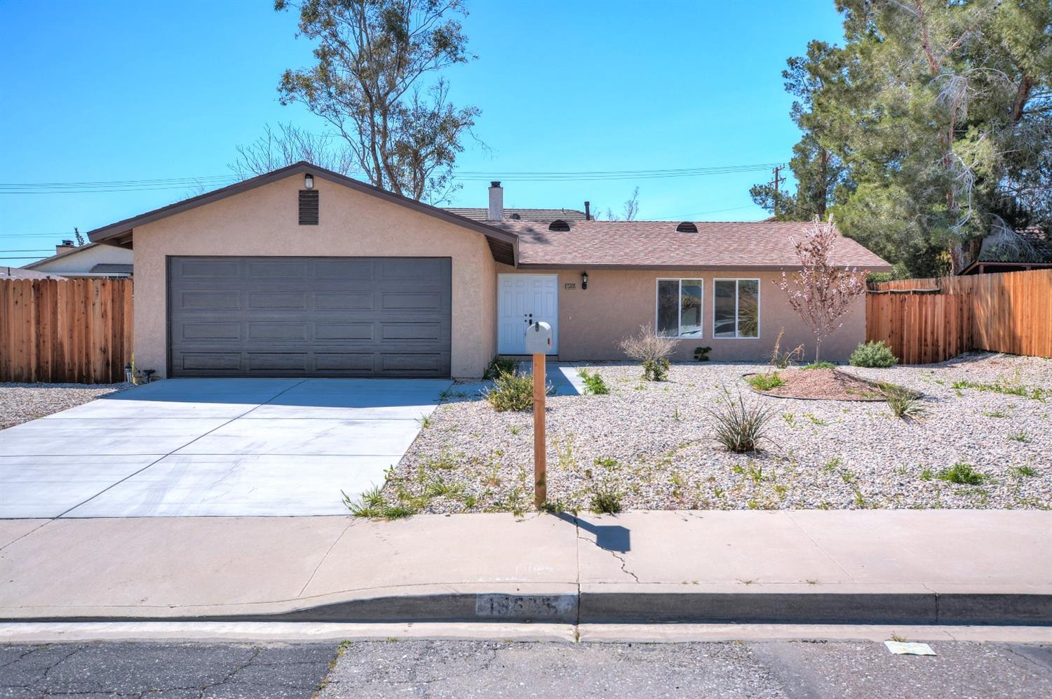 Victorville, CA 92395
