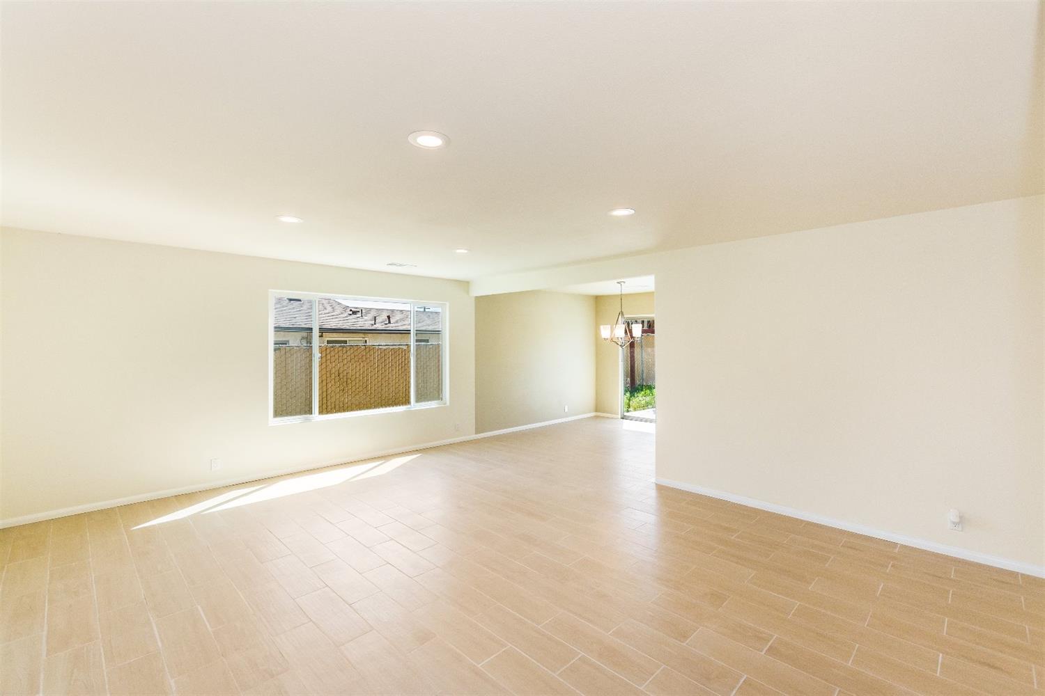 Victorville, CA 92395