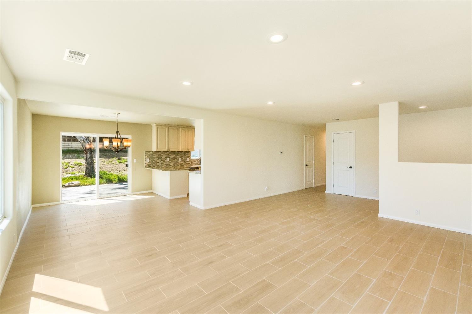 Victorville, CA 92395
