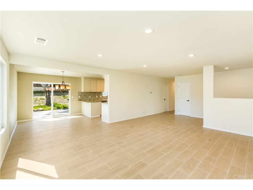 15605 Tamarack Drive, Victorville, CA 92395