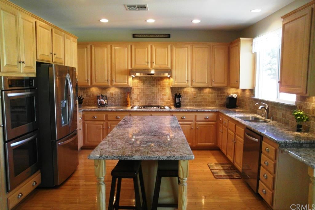38806 Pomo Court, Yucaipa, CA 92399