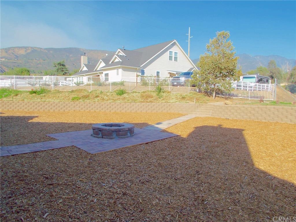 10022 Walnut Tree Lane, Yucaipa, CA 92399