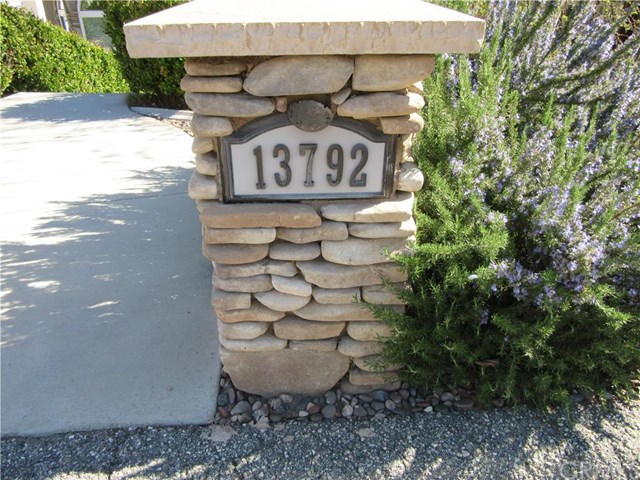 13792 Meadow View Lane, Yucaipa, CA 92399