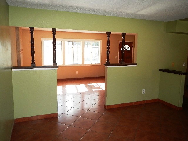 9437 Hawthorne AveRiverside, CA, 92503Riverside County