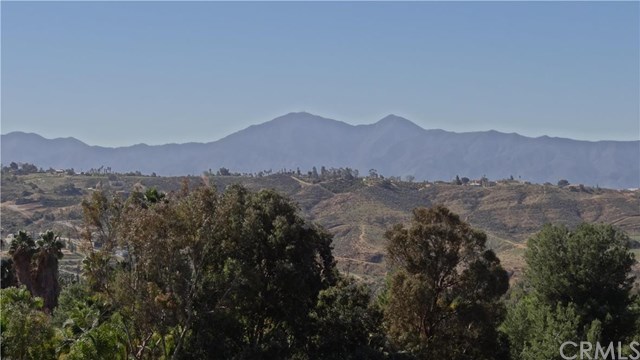 16105 Perry Heights Drive, Riverside, CA 92504