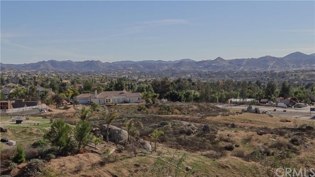 16105 Perry Heights Drive, Riverside, CA 92504