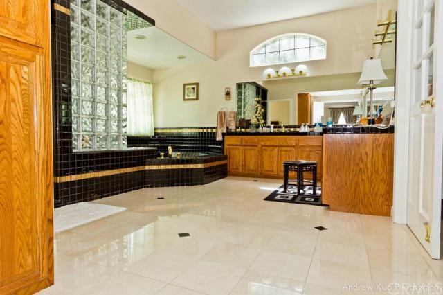 2085 Westminster Drive, Riverside, United States 92506
