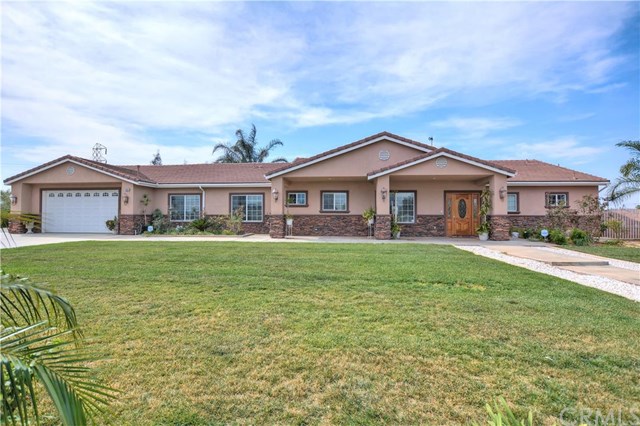 5685 Oak Tree Circle, Riverside, CA 92509