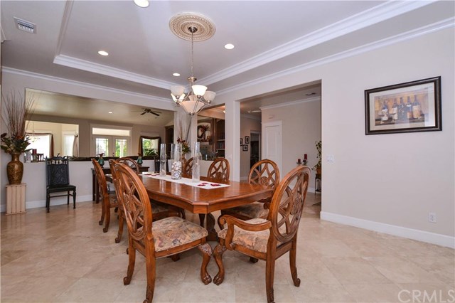 5685 Oak Tree Circle, Riverside, CA 92509