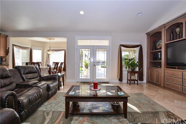 5685 Oak Tree Circle, Riverside, CA 92509