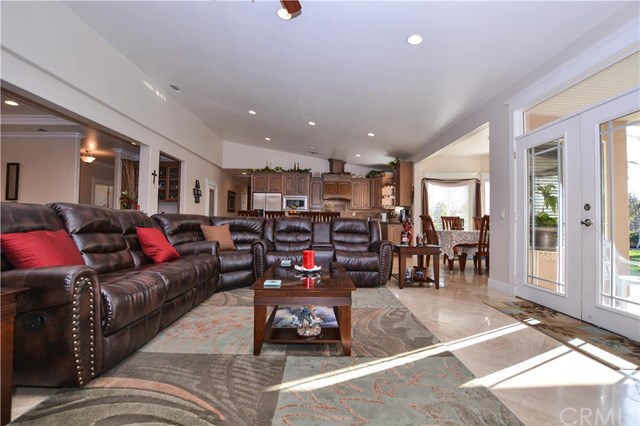 5685 Oak Tree Circle, Riverside, CA 92509