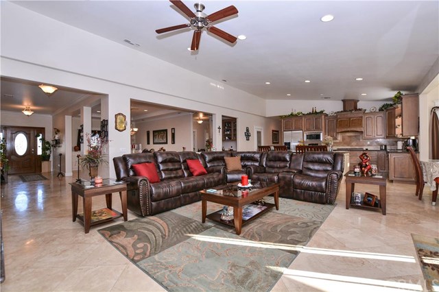 5685 Oak Tree Circle, Riverside, CA 92509