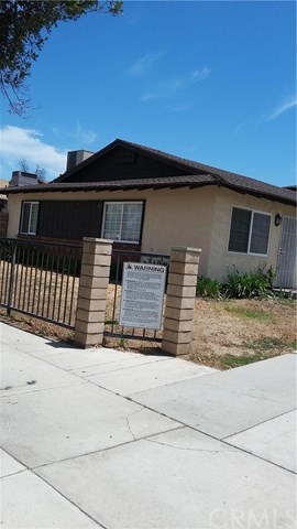 1215 W Oakland Avenue, Hemet, CA 92543