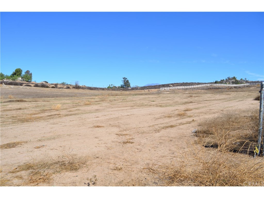 41055 Calle Orilla, Hemet, CA 92544
