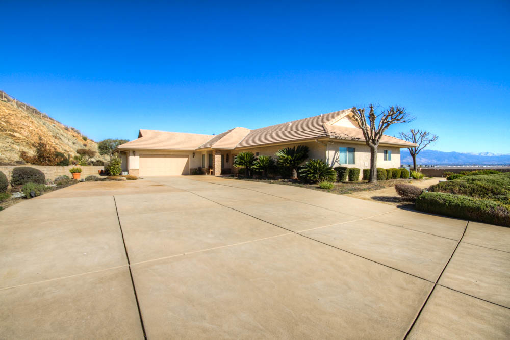 26589 California Ave., Hemet, United States 92545