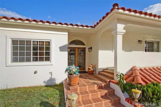 21235 Ridgedale Dr