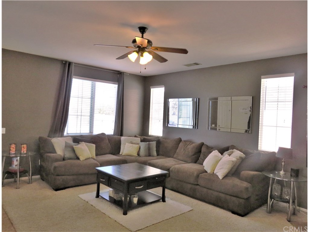 545 Palm Avenue, San Jacinto, CA 92582