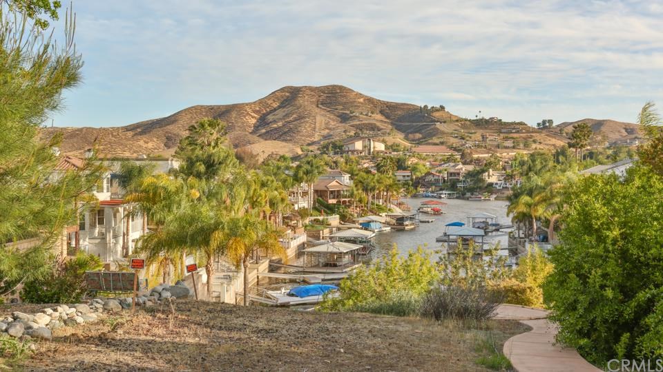 30040 Skippers Way Drive, Canyon Lake, CA 92587