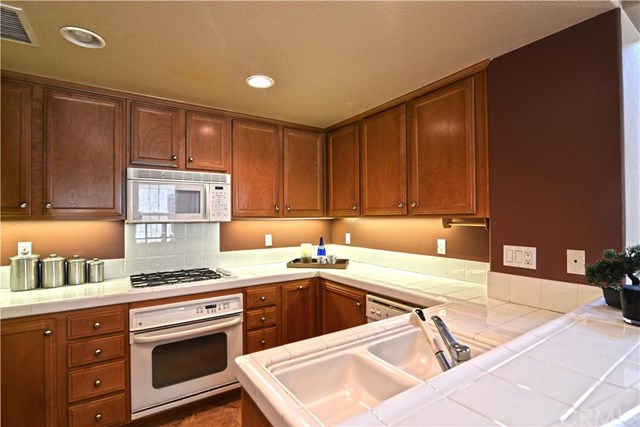 215 Lockford, Irvine, CA 92602