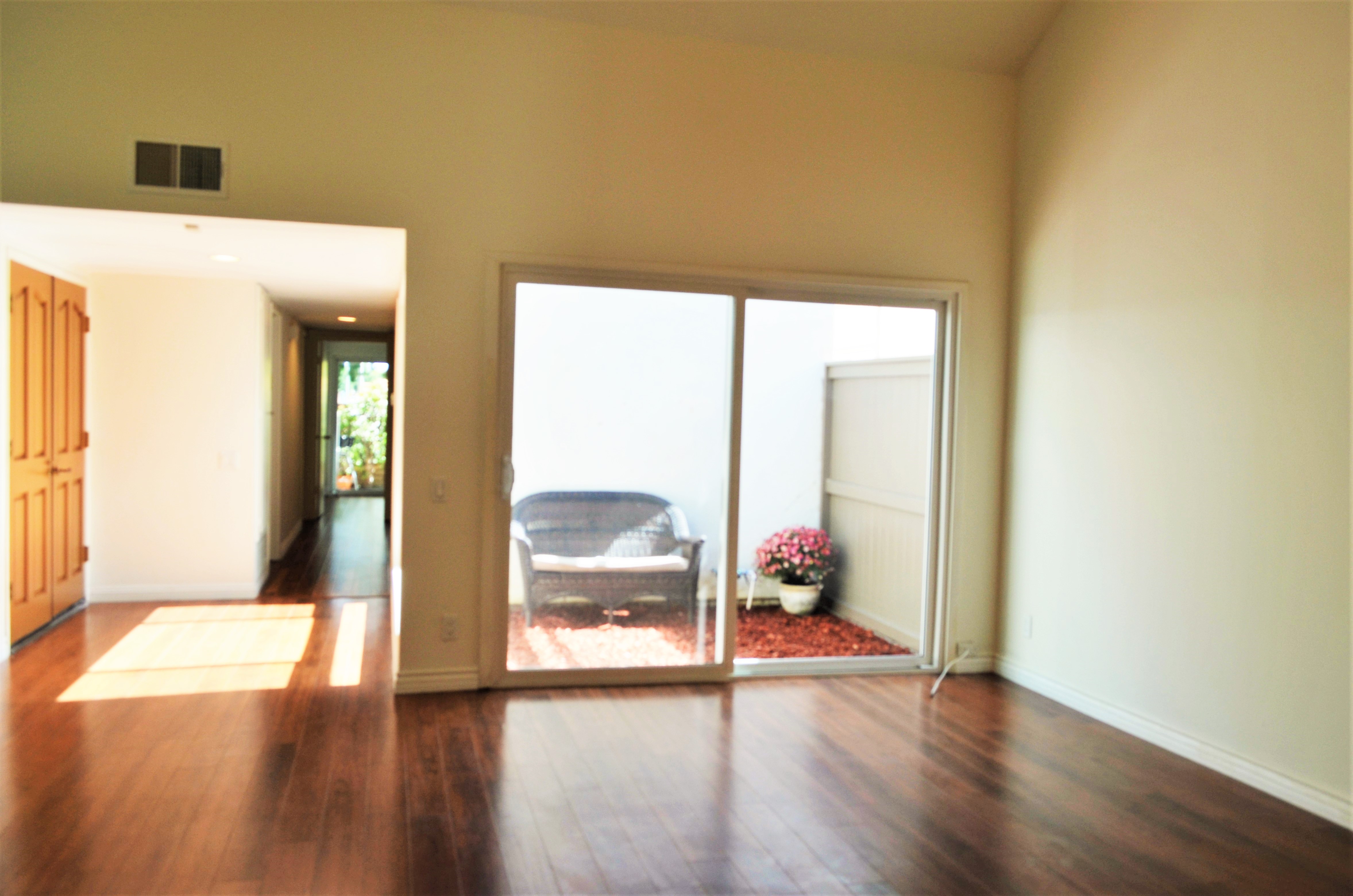 25 Willow Tree Ln, Irvine, United States 92612