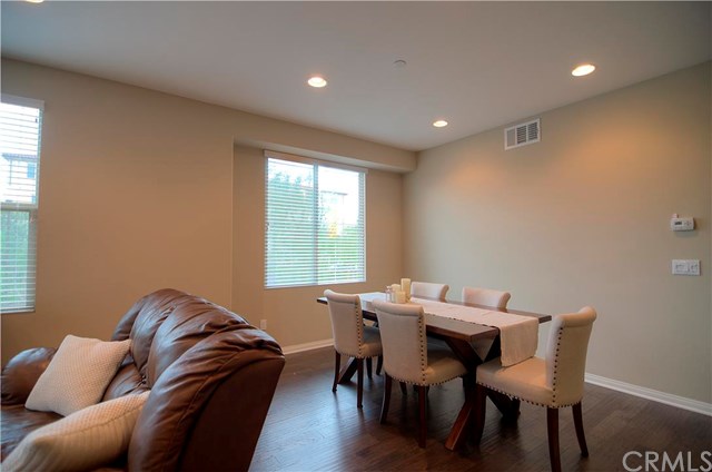 102 Neptune, Irvine, CA 92618