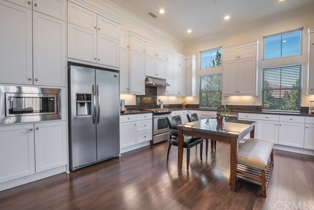 212 Kempton, Irvine, CA 92620