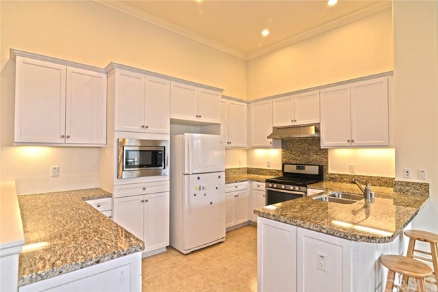 33 Kempton, Irvine, CA 92620