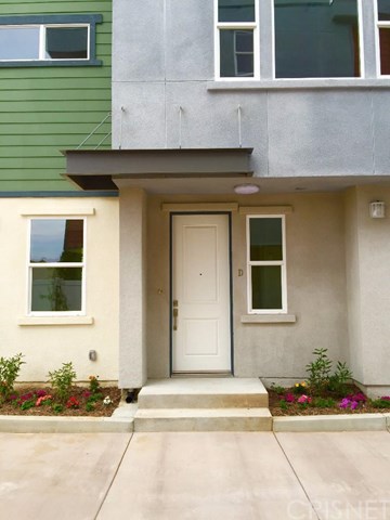 2070 Maple Avenue, Costa Mesa, CA 92627