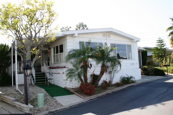 Forest Gardens Mobile Home Community24001 MUIRLANDS#369Lake Forest, CA 92630