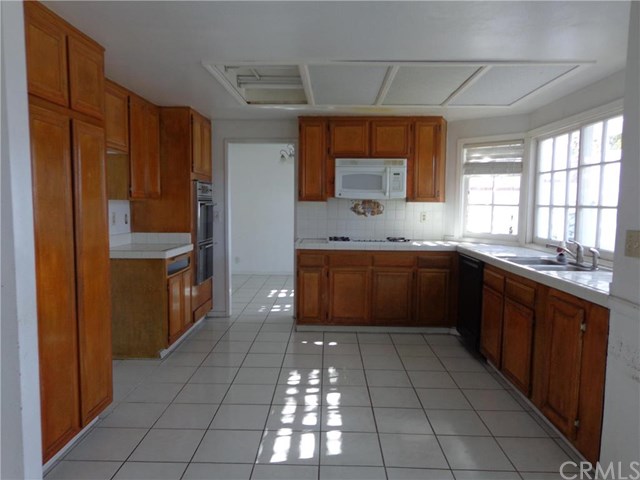 24212 Sparrow Street, Lake Forest, CA 92630