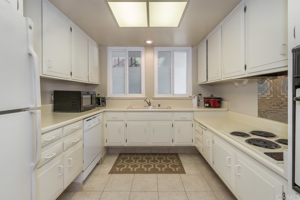478 Calle Cadiz, Laguna Woods, CA 92637