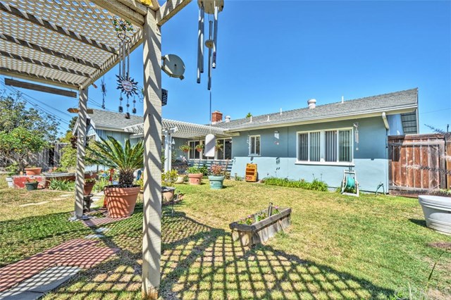 15381 CAMBAY Lane, Huntington Beach, CA 92649
