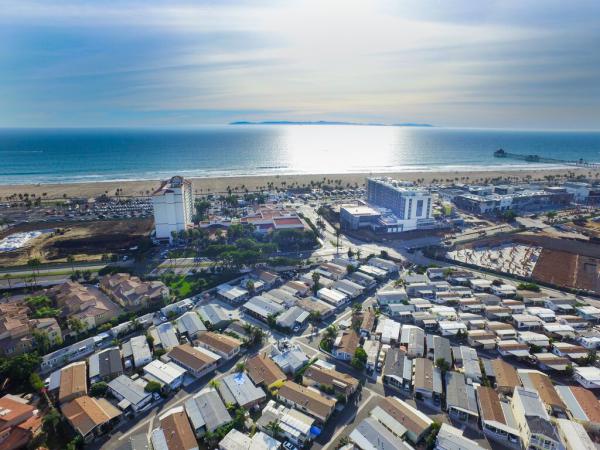 Pacific MHP 80 Huntington Street #208Huntington Beach, CA 92649