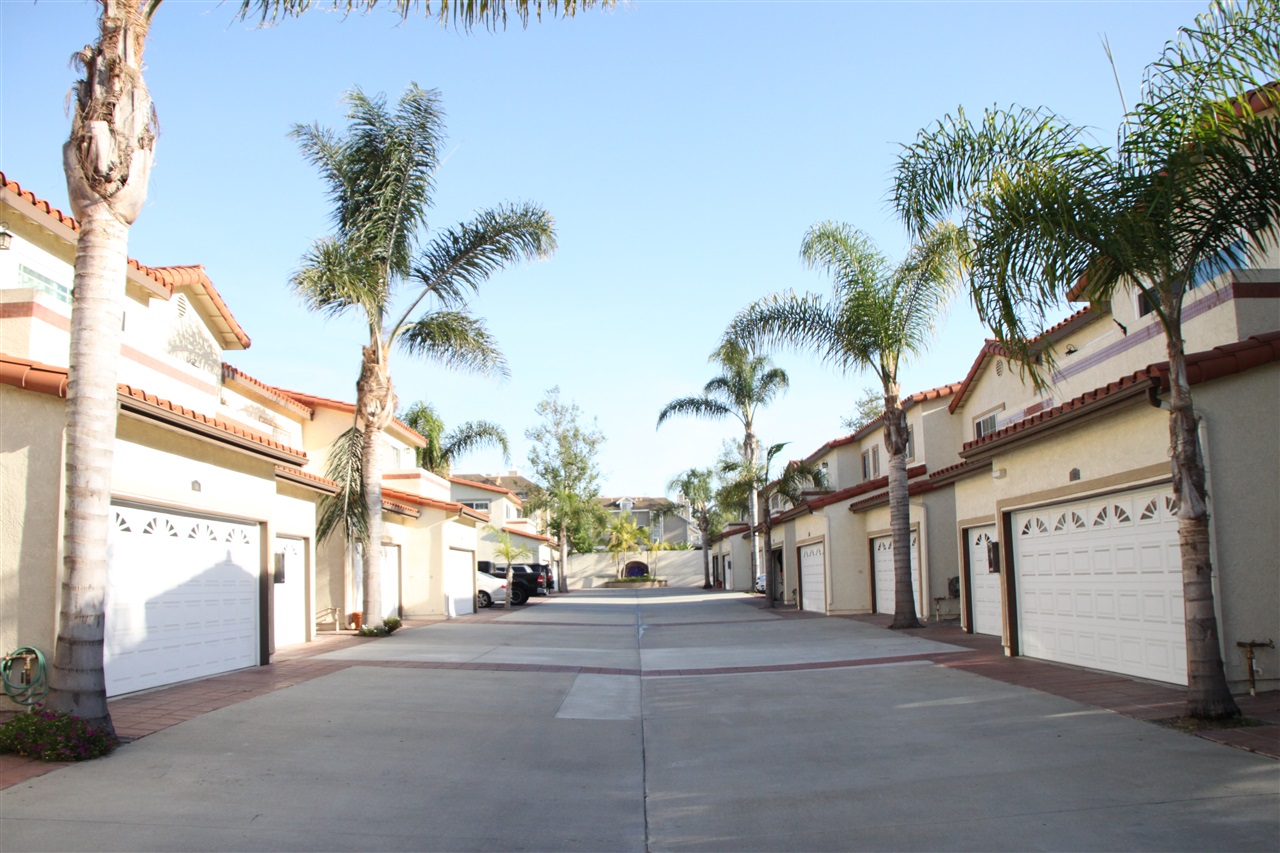 4700 Warner Avenue, Huntington Beach, CA 92649