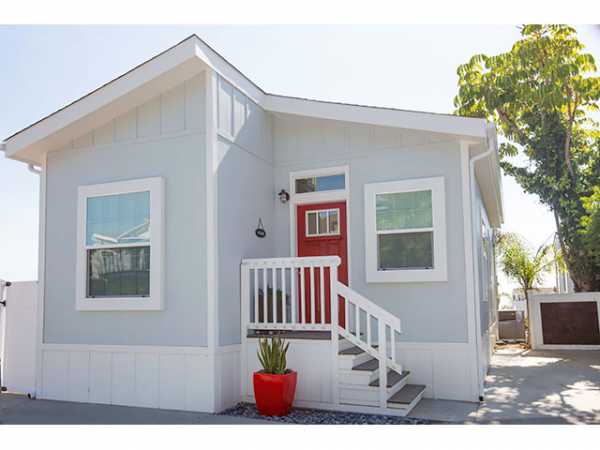 Laguna Terrace 30802 S. Coast Highway, #E-02Laguna Beach, CA 92651