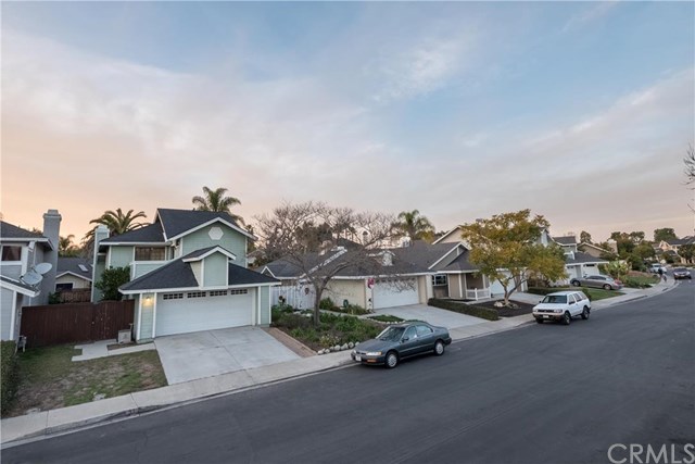 33 Laurel Creek Lane, Laguna Hills, CA 92653