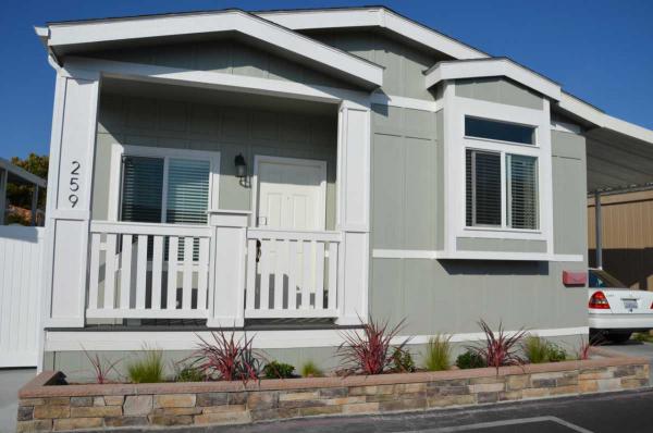 Bayside Village 259 MayflowerNewport Beach, CA 92660