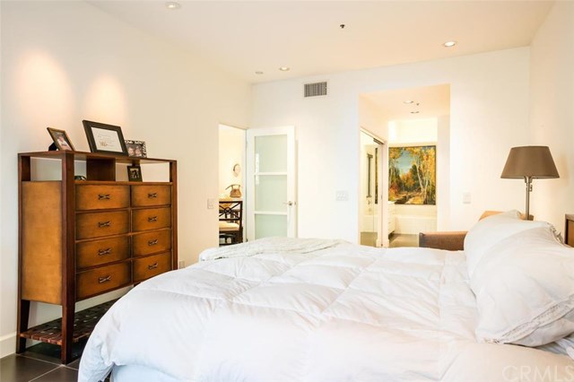 270 Cagney Lane, Newport Beach, CA 92663