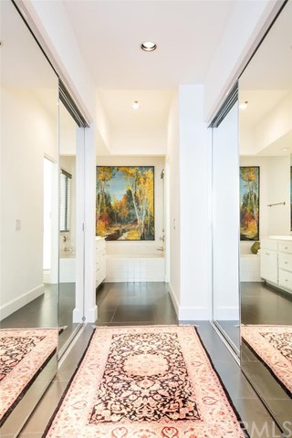 270 Cagney Lane, Newport Beach, CA 92663