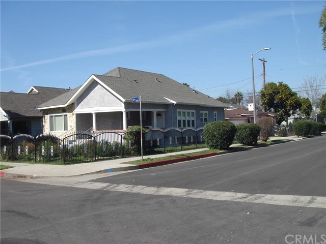 2585 Crestview Dr