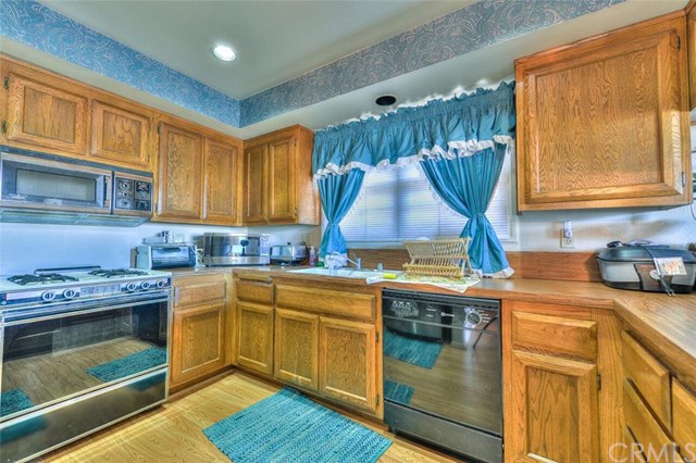 2585 Crestview Dr