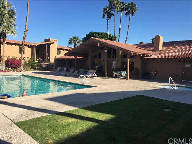 22 El Paseo Street