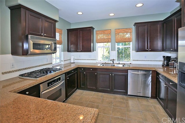 11 Red Leaf Lane, Ladera Ranch, CA 92694
