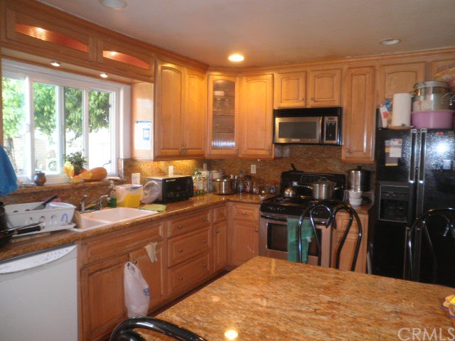 1702 East Fruit Street, Santa Ana, CA 92701
