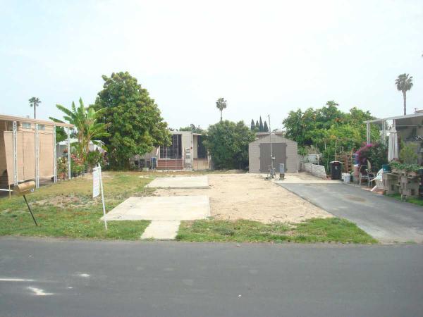Hyde Park Mobile Estates2934 W. 1st StreetSanta Ana, CA 92703