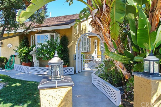 3221 South Manitoba Drive, Santa Ana, CA 92704