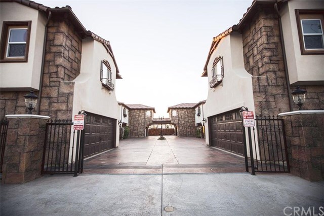 626 2 Newhope Street South, Santa Ana, CA 92704