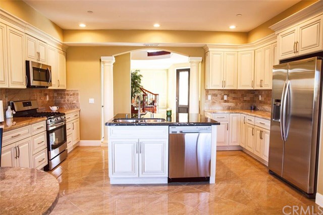 626 2 Newhope Street South, Santa Ana, CA 92704